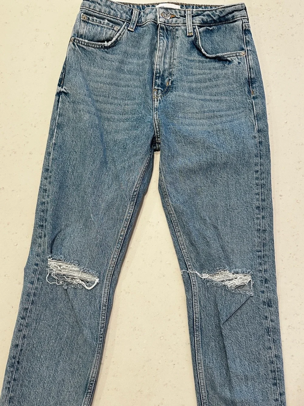 Zara Straight Leg Jean Size 6 Raw Hem Light Denim